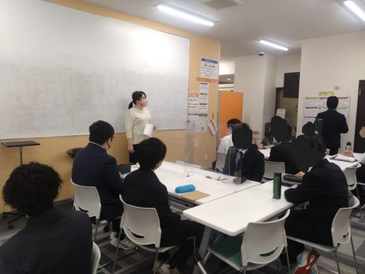 オフィスカジュアルにおススメのアイテム