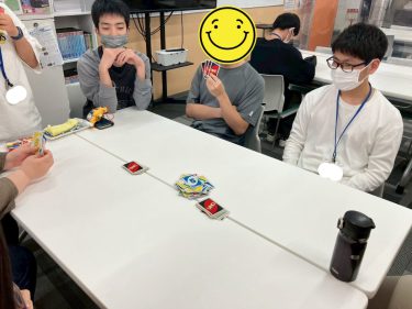 お昼休みのひとコマ~ゲームがつなぐやさしいコミュニケーション~ お昼休みのひとコマ~ゲームがつなぐやさしいコミュニケーション~